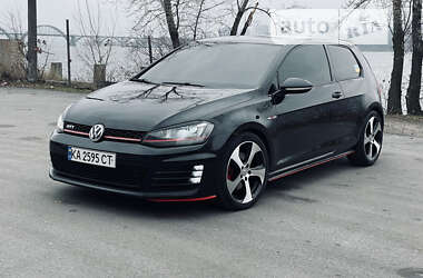 Хетчбек Volkswagen Golf GTI 2015 в 