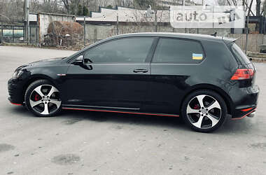 Хетчбек Volkswagen Golf GTI 2015 в 