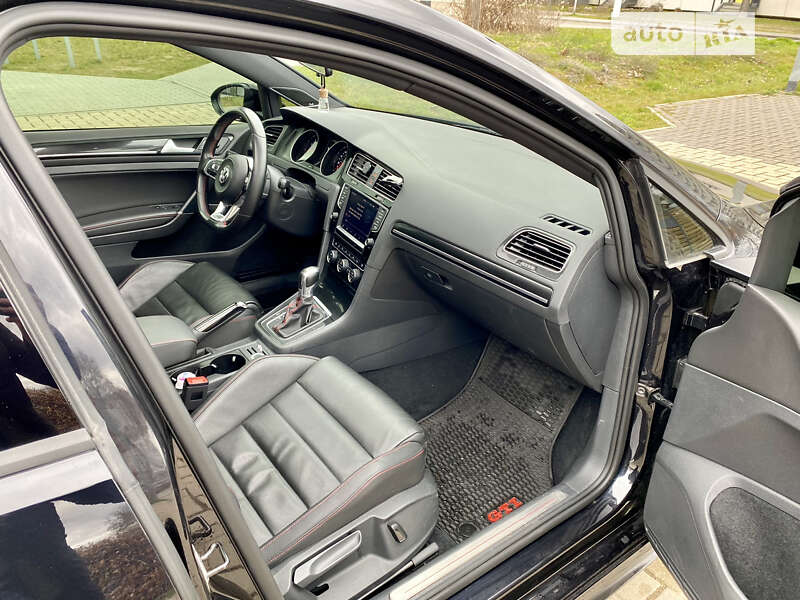 Хэтчбек Volkswagen Golf GTI 2015 в Днепре