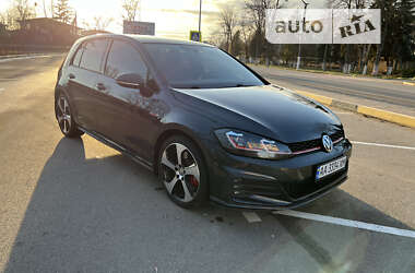 Хэтчбек Volkswagen Golf GTI 2016 в Киеве