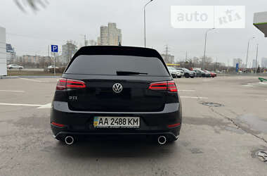 Хэтчбек Volkswagen Golf GTI 2017 в Киеве