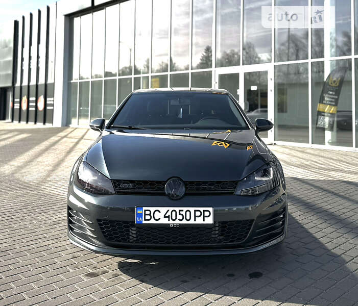 Хэтчбек Volkswagen Golf GTI 2015 в Ровно