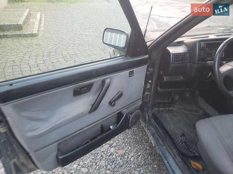 Хэтчбек Volkswagen Golf GTI 1989 в Иршаве