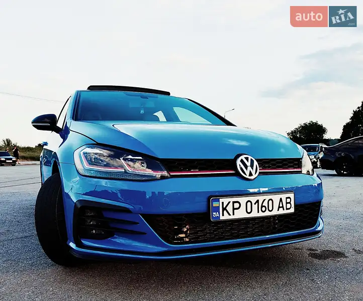 Volkswagen Golf GTI