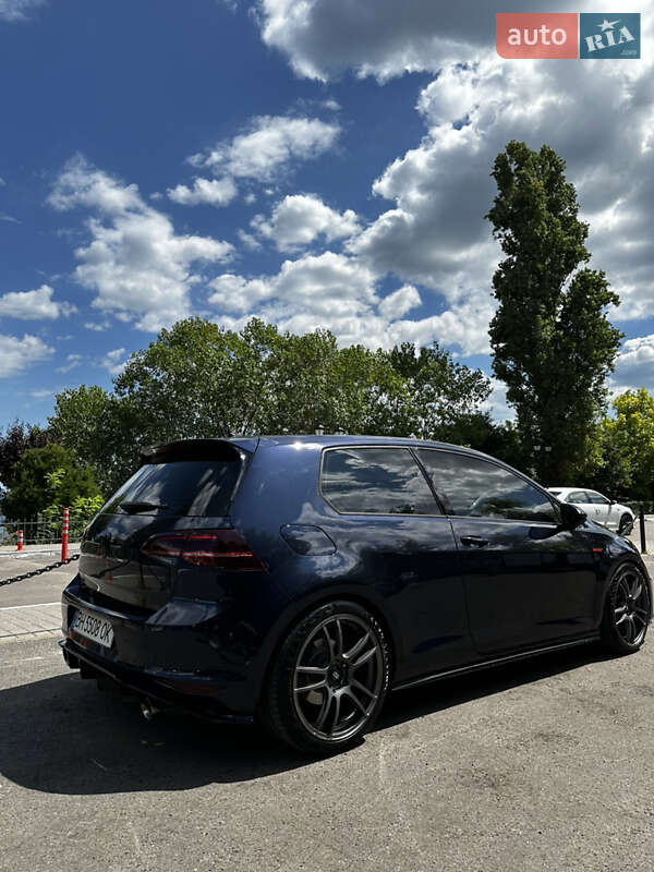 Хэтчбек Volkswagen Golf GTI 2016 в Одессе