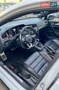Хэтчбек Volkswagen Golf GTI 2016 в 