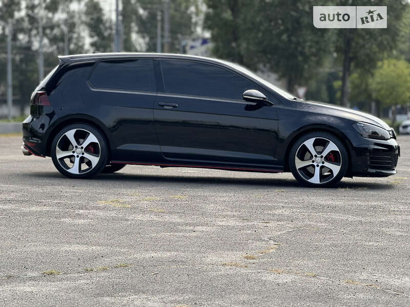 Хетчбек Volkswagen Golf GTI 2015 в Дніпрі