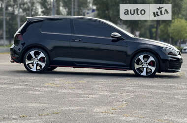 Хэтчбек Volkswagen Golf GTI 2015 в 