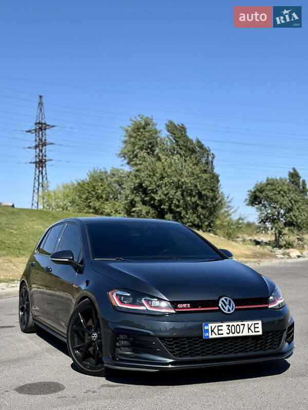 Хэтчбек Volkswagen Golf GTI 2019 в Днепре