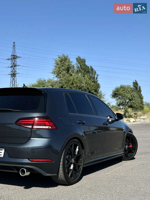 Хэтчбек Volkswagen Golf GTI 2019 в Днепре