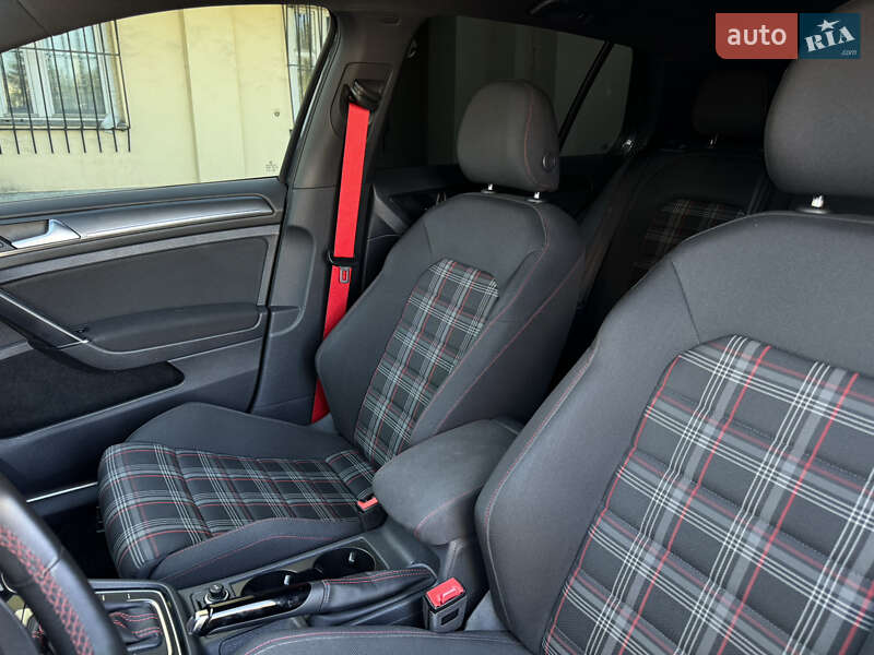 Хэтчбек Volkswagen Golf GTI 2019 в Днепре