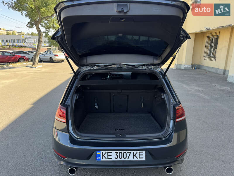 Хэтчбек Volkswagen Golf GTI 2019 в Днепре
