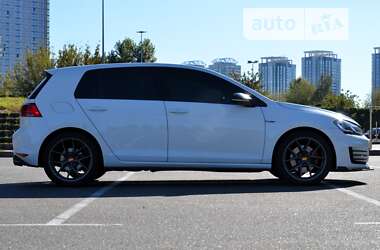 Хэтчбек Volkswagen Golf GTI 2017 в Киеве