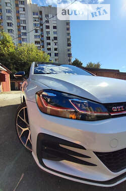 Хэтчбек Volkswagen Golf GTI 2020 в 