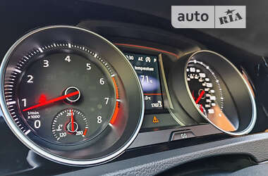 Хэтчбек Volkswagen Golf GTI 2020 в 