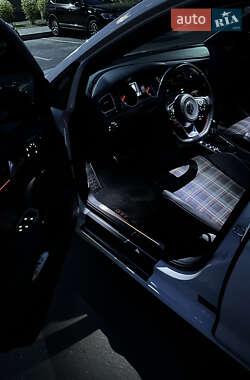 Хэтчбек Volkswagen Golf GTI 2014 в 