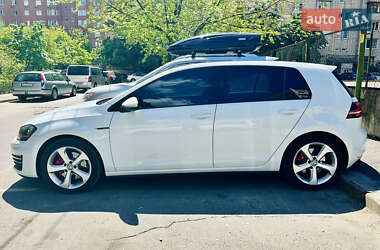 Хэтчбек Volkswagen Golf GTI 2014 в 