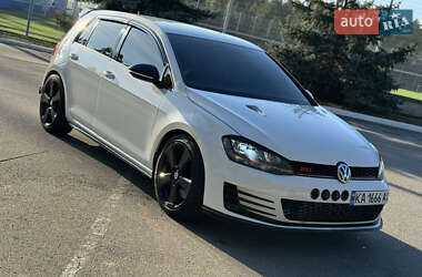 Хетчбек Volkswagen Golf GTI 2015 в Києві