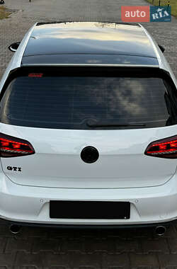 Хэтчбек Volkswagen Golf GTI 2013 в Черновцах