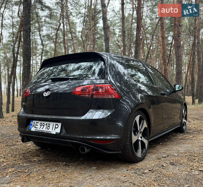 Хэтчбек Volkswagen Golf GTI 2015 в Днепре