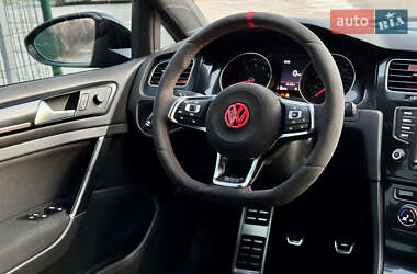 Хетчбек Volkswagen Golf GTI 2016 в Києві