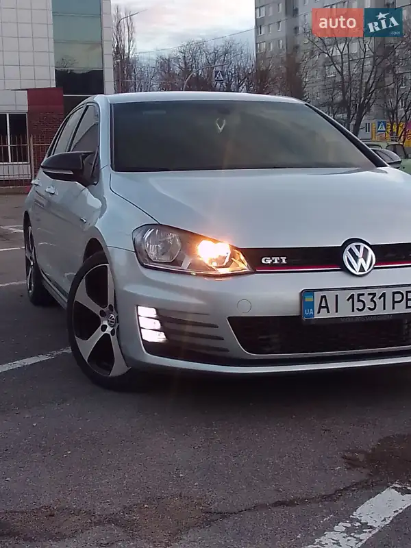 Volkswagen Golf GTI