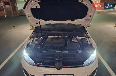 Хэтчбек Volkswagen Golf GTI 2014 в 