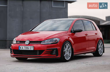 Хетчбек Volkswagen Golf GTI 2017 в Києві