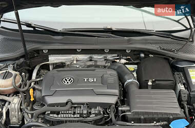 Хетчбек Volkswagen Golf GTI 2015 в 
