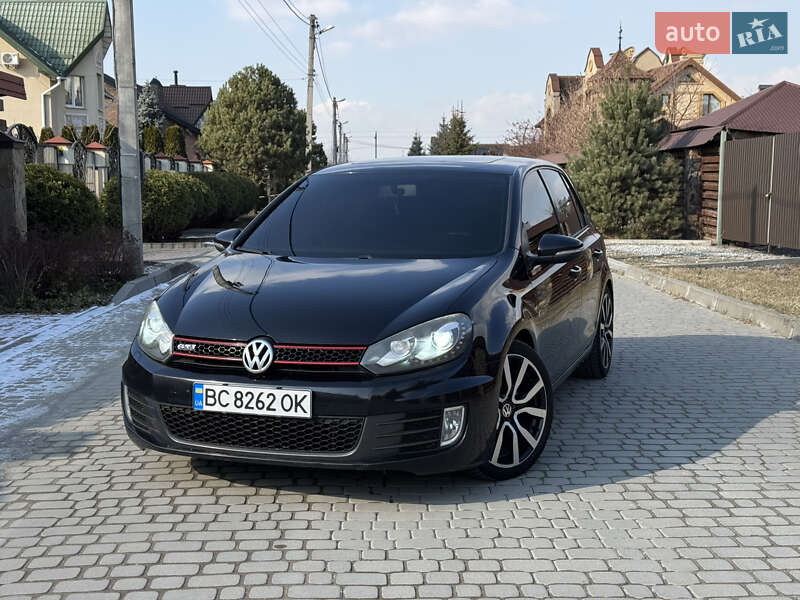 Хэтчбек Volkswagen Golf GTI 2012 в 