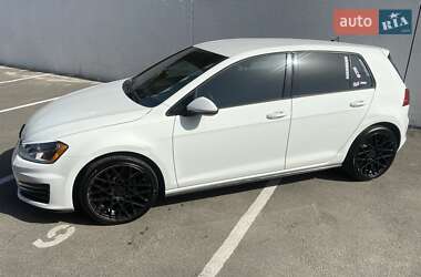 Хетчбек Volkswagen Golf GTI 2016 в Києві