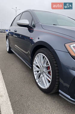 Хэтчбек Volkswagen Golf GTI 2020 в 