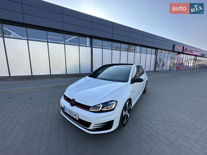 Хэтчбек Volkswagen Golf GTI 2015 в Пирятине