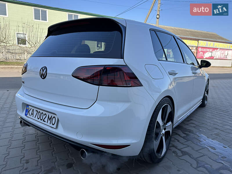 Хэтчбек Volkswagen Golf GTI 2015 в Пирятине