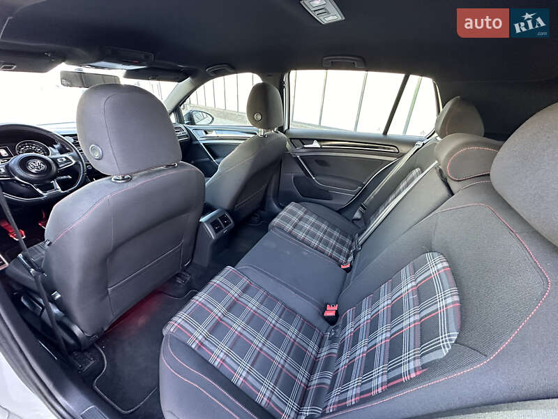 Хэтчбек Volkswagen Golf GTI 2015 в Пирятине