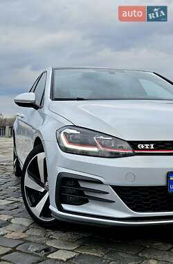 Хэтчбек Volkswagen Golf GTI 2018 в 