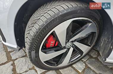 Хэтчбек Volkswagen Golf GTI 2018 в 