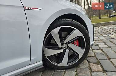 Хэтчбек Volkswagen Golf GTI 2018 в 