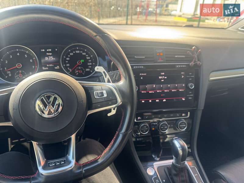 Хэтчбек Volkswagen Golf GTI 2018 в Львове