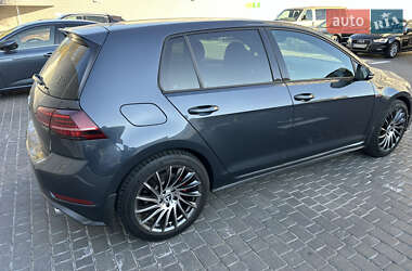 Хетчбек Volkswagen Golf GTI 2017 в 