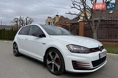 Хэтчбек Volkswagen Golf GTI 2014 в 