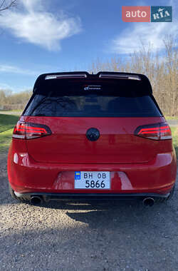 Хэтчбек Volkswagen Golf GTI 2014 в 