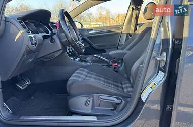 Хетчбек Volkswagen Golf GTI 2018 в 