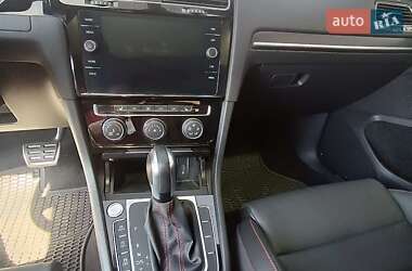 Хетчбек Volkswagen Golf GTI 2020 в 