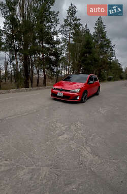 Хэтчбек Volkswagen Golf GTI 2014 в 