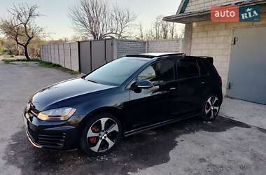 Хэтчбек Volkswagen Golf GTI 2015 в 