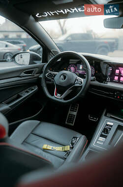 Хетчбек Volkswagen Golf GTI 2021 в 