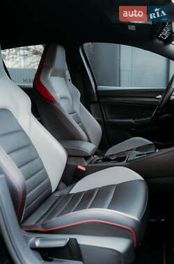 Хетчбек Volkswagen Golf GTI 2021 в 