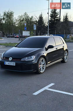 Хетчбек Volkswagen Golf GTI 2016 в 