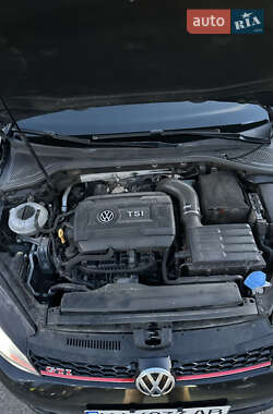 Хетчбек Volkswagen Golf GTI 2016 в 